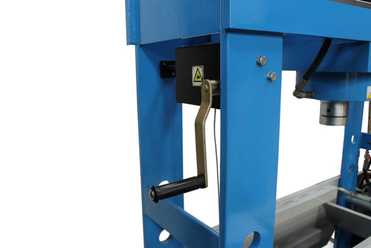 Werkplaatspers elektrisch met handlier 150 ton